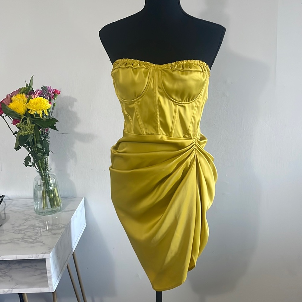 Corset style satin mini dress size 6 chartreuse - Picture 2 of 4